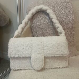 Sherpa purse